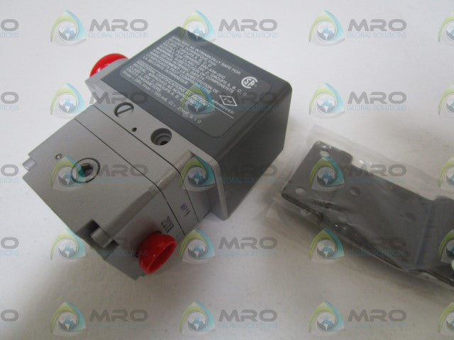 OMEGA CONVERTER IP510-060 *NEW NO BOX*