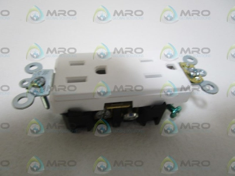 LEVITON WHITE RECEPTACLE 16262-W  NSMP