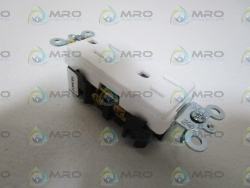 LEVITON WHITE RECEPTACLE 16262-W  NSMP