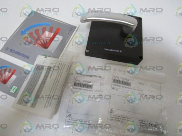 SCHMERSAL LOCK SAFETY AZ/AZM 200-B30-RTAG1P1 (AS PICTURED) *NEW IN BOX*