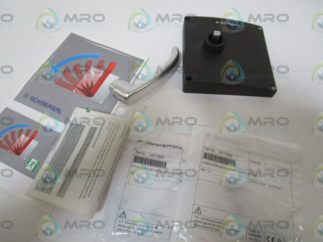 SCHMERSAL LOCK SAFETY AZ/AZM 200-B30-RTAG1P1 (AS PICTURED) *NEW IN BOX*