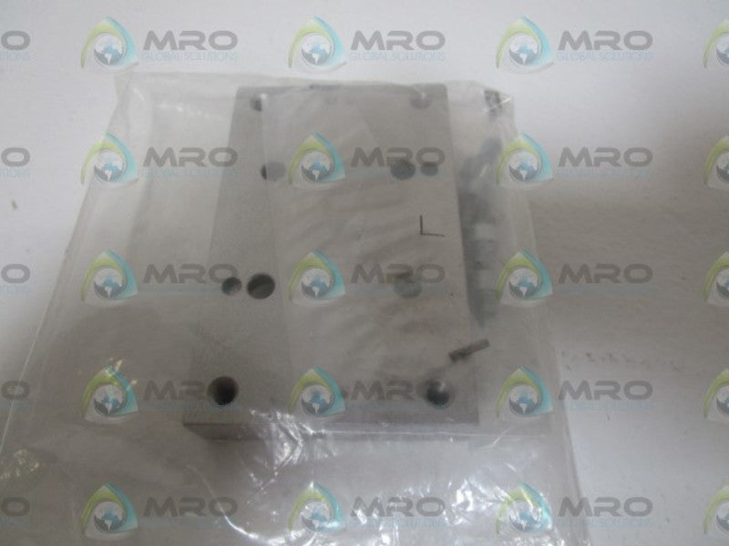 FESTO 562745 SLIDE ADAPTER EASA-S1-33 * NEW IN FACTORY BAG *