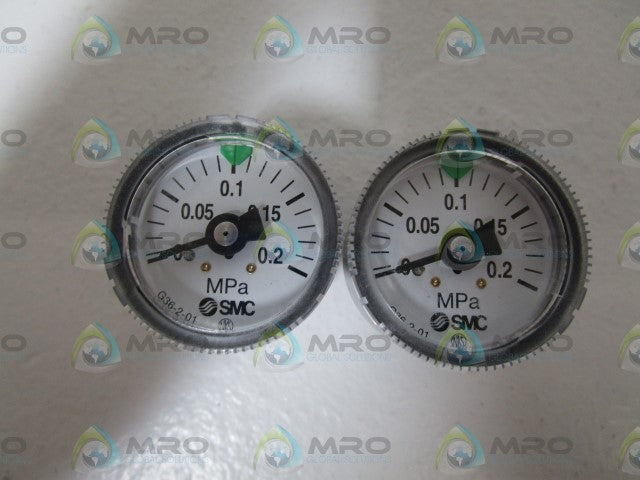 LOT OF 2 SMC ROUND GAUGE 0.2MPA G36-2-01 *USED*