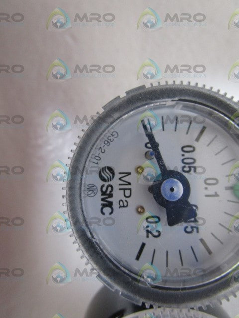 LOT OF 2 SMC ROUND GAUGE 0.2MPA G36-2-01 *USED*