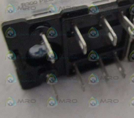 SCHNEIDER ELECTRIC 24VDC RELAY 782XBX2M4L-24D *NEW NO BOX*