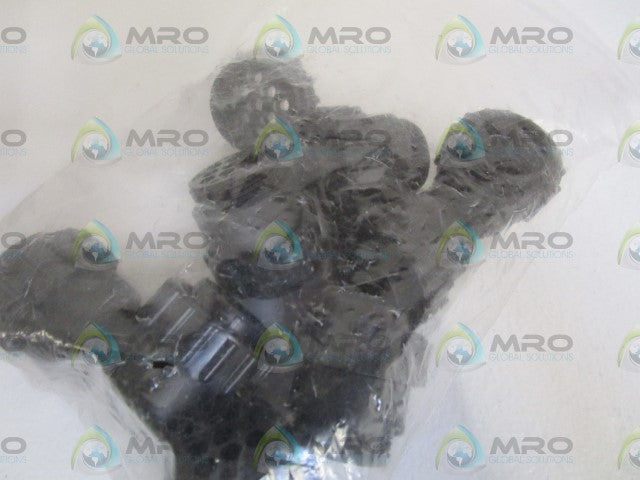 LOT OF 9 AMP CONNECTOR PLUG 211768-1 *NEW NO BOX*
