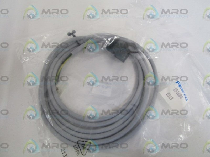 FESTO KMC-1-24DC-5-LED PLUG SOCKET W/ CABLE * NEW IN FACTORY BAG *