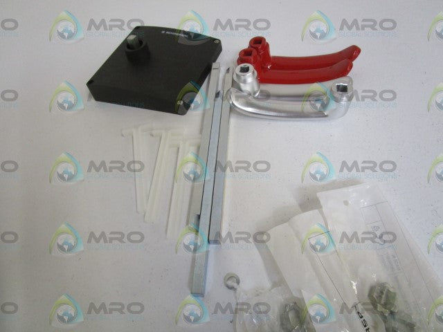 SCHMERSAL DOOR HANDLE ACTUATOR AZ/AZM 200-B30-RTAG1P1 (AS IS) *NEW IN BOX *