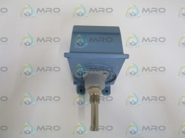 UNITED ELECTRIC 0-225F TEMPERATURE SWITCH C402-120 *NEW NO BOX*
