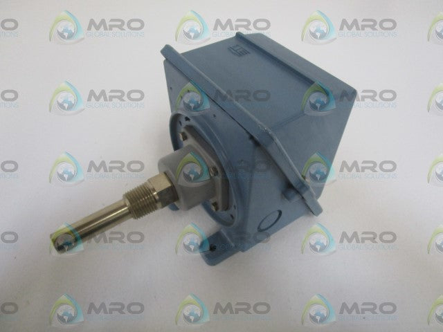 UNITED ELECTRIC 0-225F TEMPERATURE SWITCH C402-120 *NEW NO BOX*