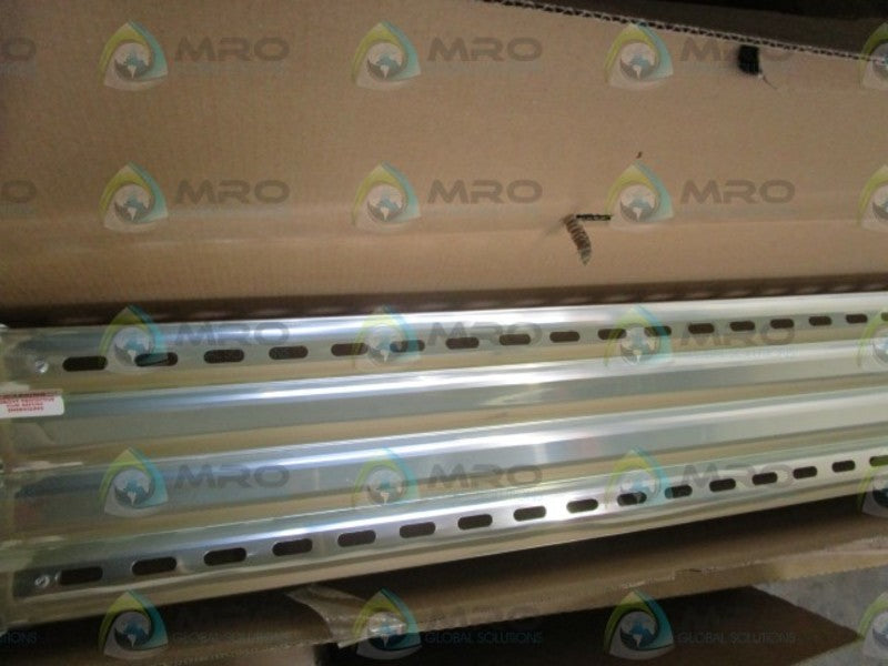 LITHONIA FLUORESCENT HIGH BAY FIXTURE IBC 454 *NEW IN BOX*
