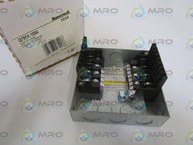 HONEYWELL SUBBASE 4-SIDED Q795A 1004 *NEW IN BOX*