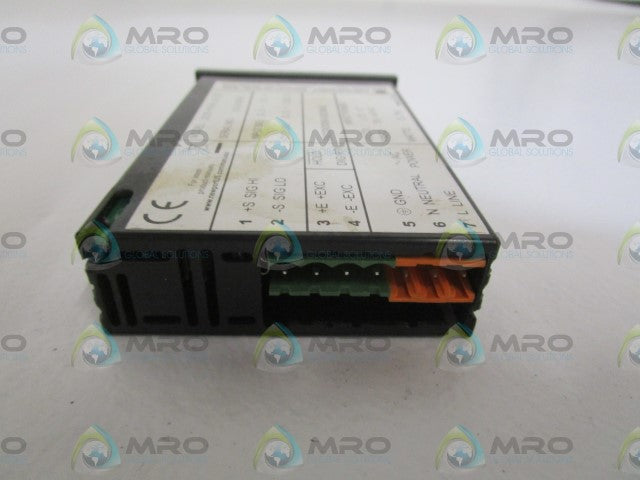 NEWPORT 205-PV4.R, C0 VOLTAGE METER *USED*