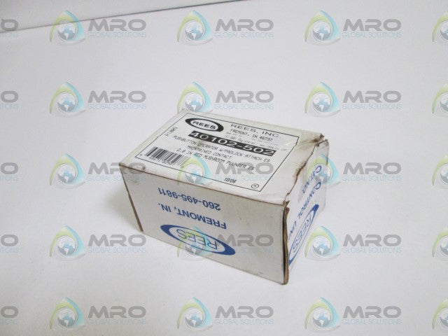 REES PUSHBUTTON 40102-502 *NEW IN BOX*