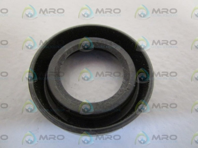 LOT OF 12 NATIONAL OIL SEAL 6835S *NEW IN BOX*