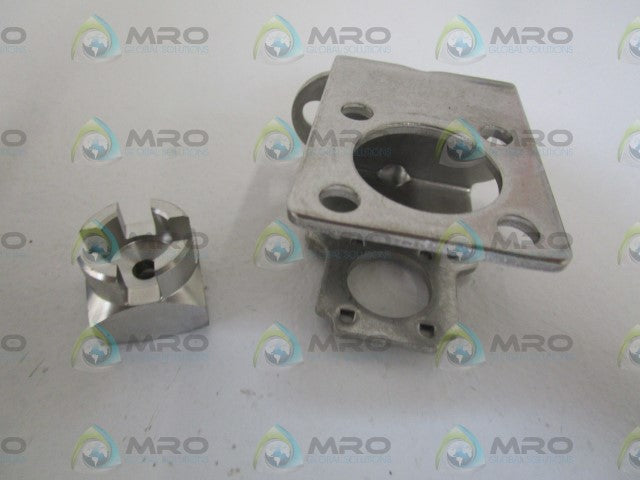 SWAGELOK BRACKET KIT SS-MB-43G-133 *NEW IN BOX*