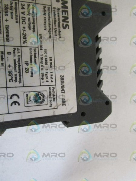 SIEMENS SAFETY RELAY 3RG7847-4BE *USED*