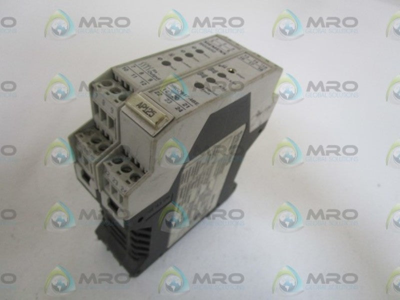 SIEMENS SAFETY RELAY 3RG7847-4BE *USED*