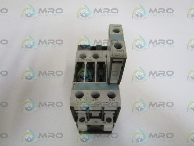 SIEMENS CONTACTOR 3RT1023-1AK60 W/ 3RH1921-1CA10 *USED*