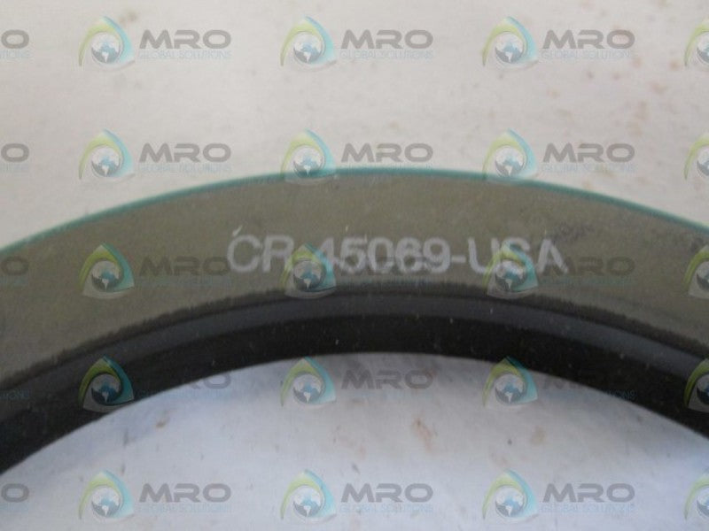 SKF OIL SEAL 45069 *NEW IN BOX*