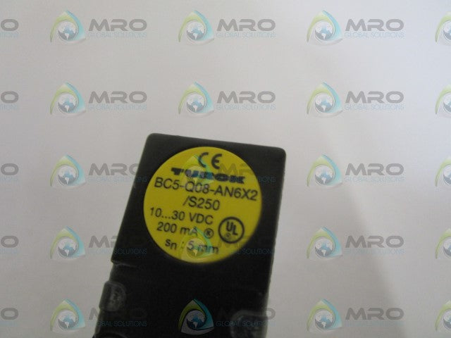 TURCK CAPACITIVE SENSOR BC5-Q08-AN6X2/S250 *NEW NO BOX*