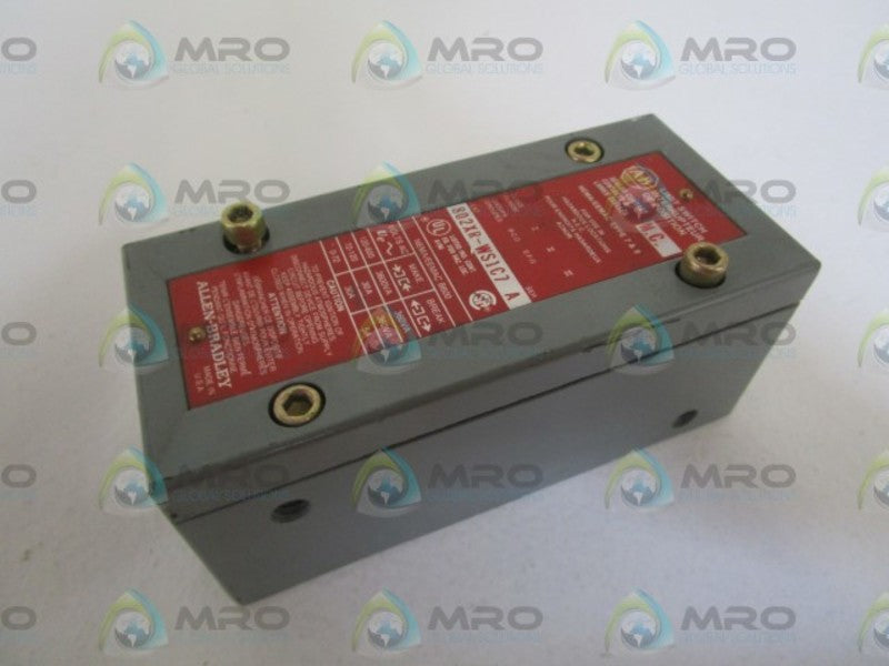 ALLEN BRADLEY LIMIT SWITCH 802XR-WS1C7 SER. A (AS PICTURED)  UNMP