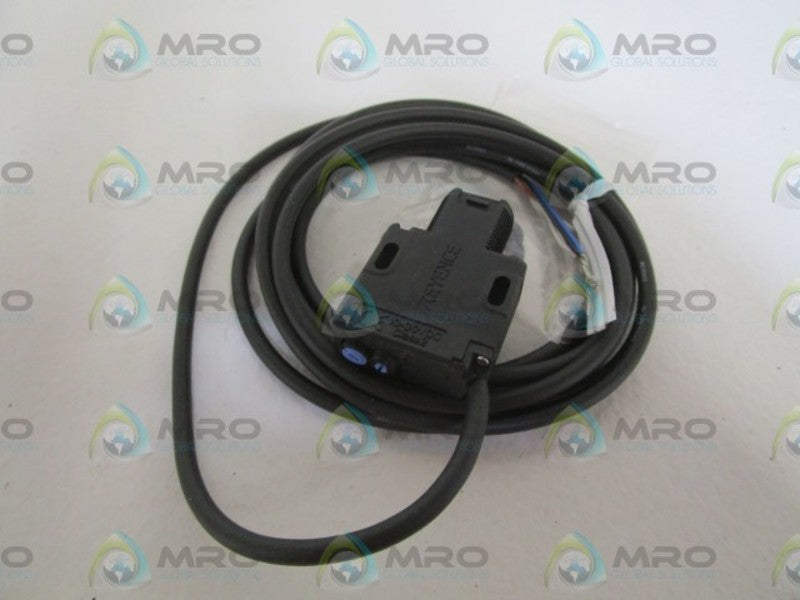 KEYENCE SENSOR PZ-G62B *NEW IN BOX*