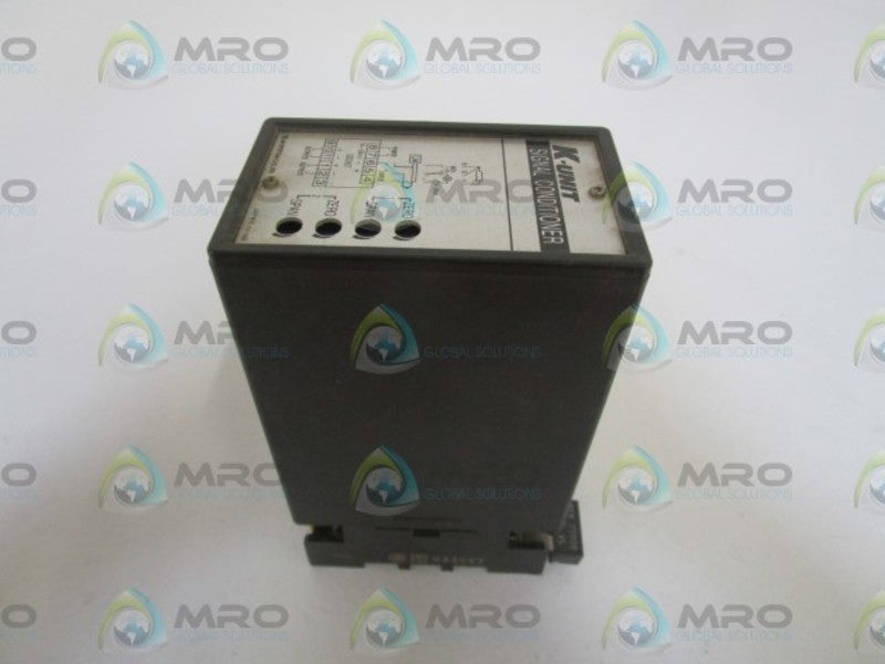 M-SYSTEM 120VAC SIGNAL TRANSMITTER KWVS-AAA-F  UNMP