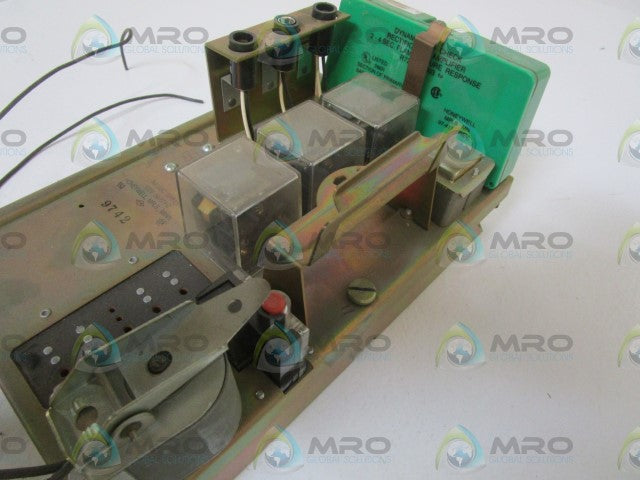 HONEYWELL R4138C1018 CONTROL AMPLIFIER (AS PICTURED) *USED*