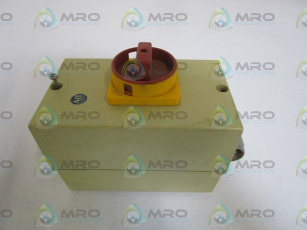 ALLEN BRADLEY 2.5-4.0A CIRCUIT BREAKER w/ ENCLOSURE 140M-C2E-B40 SER.B  UNMP