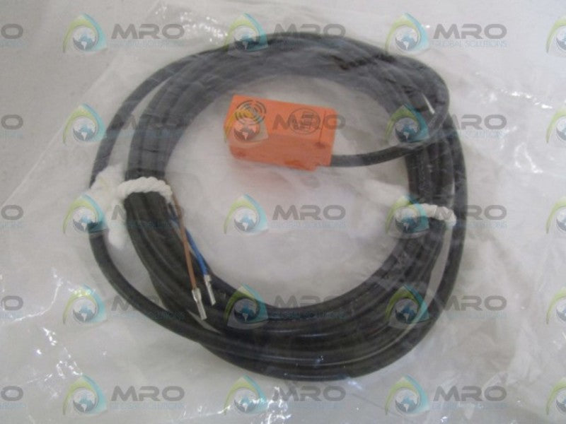 IFM EFECTOR IS5002 INDUCTIVE PROXIMITY SENSOR * NEW IN FACTORY BAG *