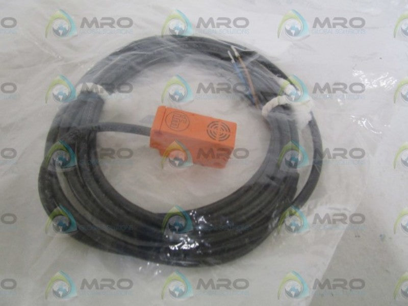 IFM EFECTOR IS5002 INDUCTIVE PROXIMITY SENSOR * NEW IN FACTORY BAG *