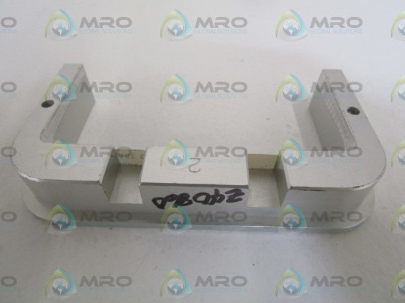 IASE CLEAT 6004-A-02-27 *NEW NO BOX*