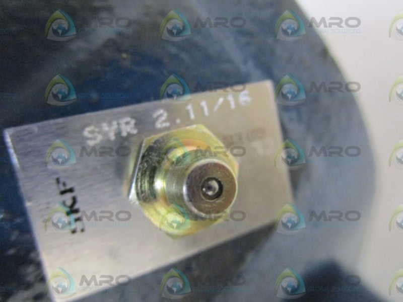 SKF UNIT ROLLER COLLAR MOUNT SYR 2.11/16 *NEW IN BOX*
