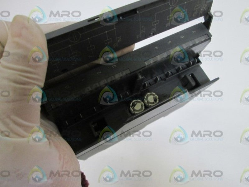 SIEMENS OUTPUT MODULE (AS PICTURED) 6ES7 322-1BF01-0AA0  UNMP