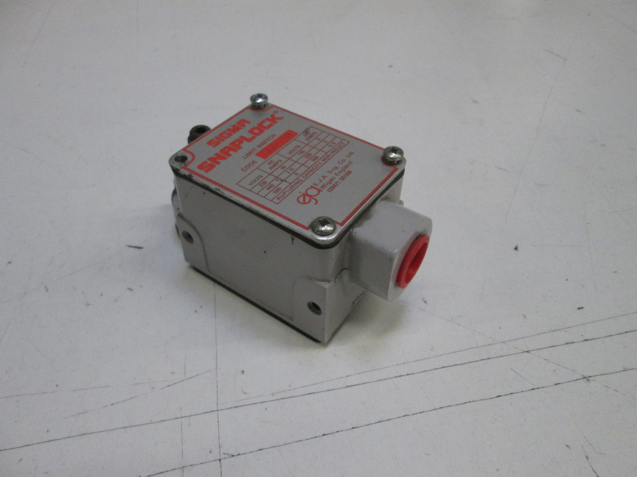 SIGMA SNAPLOCK  LIMIT SWITCH 560010 *USED*