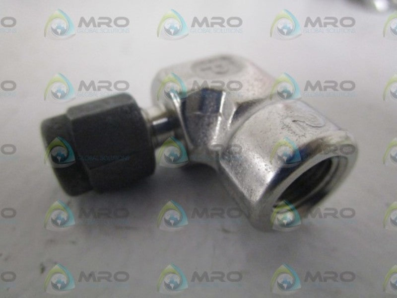LOT OF 10 PARKER 1/8" X 1/8" FEMALE ELBOW 2-2DBZ-SS *NEW IN BOX*