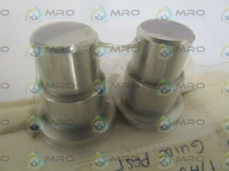 LOT OF 2 FISHER 1-1/2" POST GUIDE 17A8652X012 *ORIGINAL PACKAGE*
