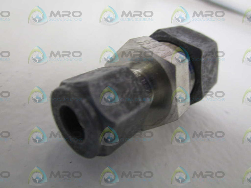 LOT OF 7 PARKER 1/2"TX1/4"NPT TUBE UNION 8-4-HBZ *NEW NO BOX*