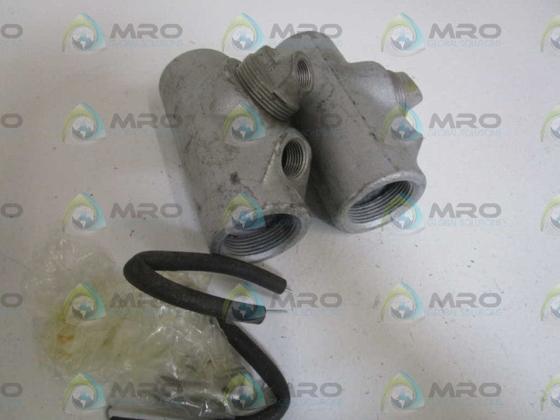 LOT OF 2 CROUSE-HINDS 1-1/4" FITTING EYD 4 *NEW IN BOX*