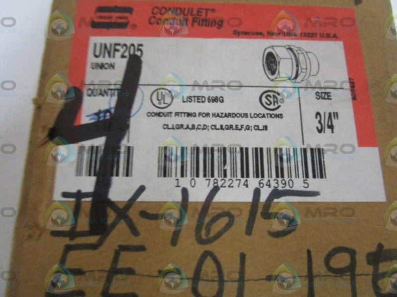 LOT OF 4 CROUSE-HINDS 3/4" FITTING UNF205 *NEW IN BOX*
