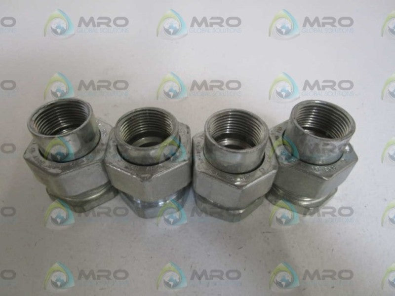 LOT OF 4 CROUSE-HINDS 3/4" FITTING UNF205 *NEW IN BOX*