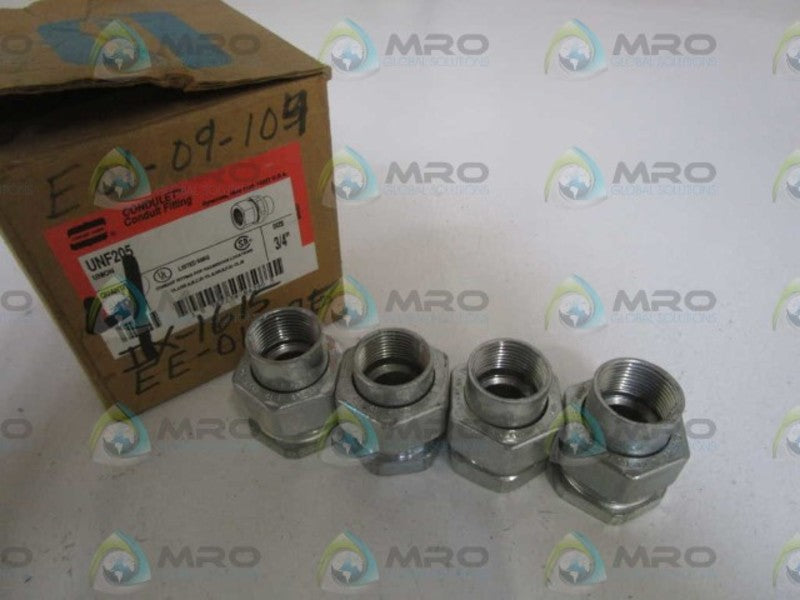LOT OF 4 CROUSE-HINDS 3/4" FITTING UNF205 *NEW IN BOX*