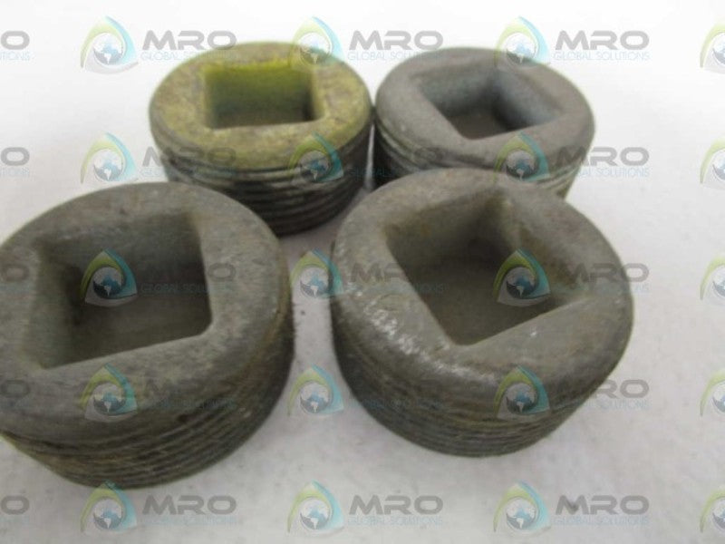 LOT OF 4 CROUSE-HINDS 1-1/4" CONDUIT PLUG PLG4 *USED*
