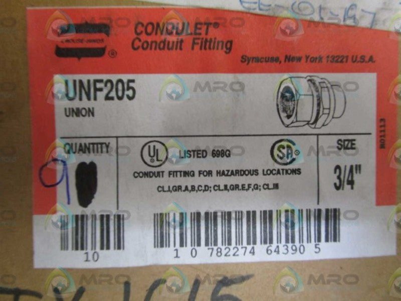 LOT OF 9 CROUSE-HINDS 3/4' CONDUIT FITTING UNF205 *NEW IN BOX*