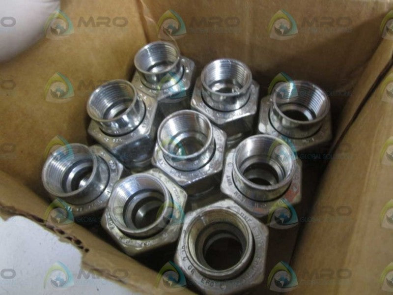LOT OF 9 CROUSE-HINDS 3/4' CONDUIT FITTING UNF205 *NEW IN BOX*