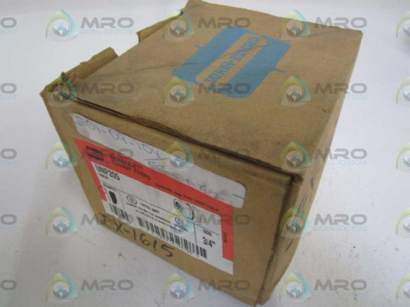 LOT OF 9 CROUSE-HINDS 3/4' CONDUIT FITTING UNF205 *NEW IN BOX*
