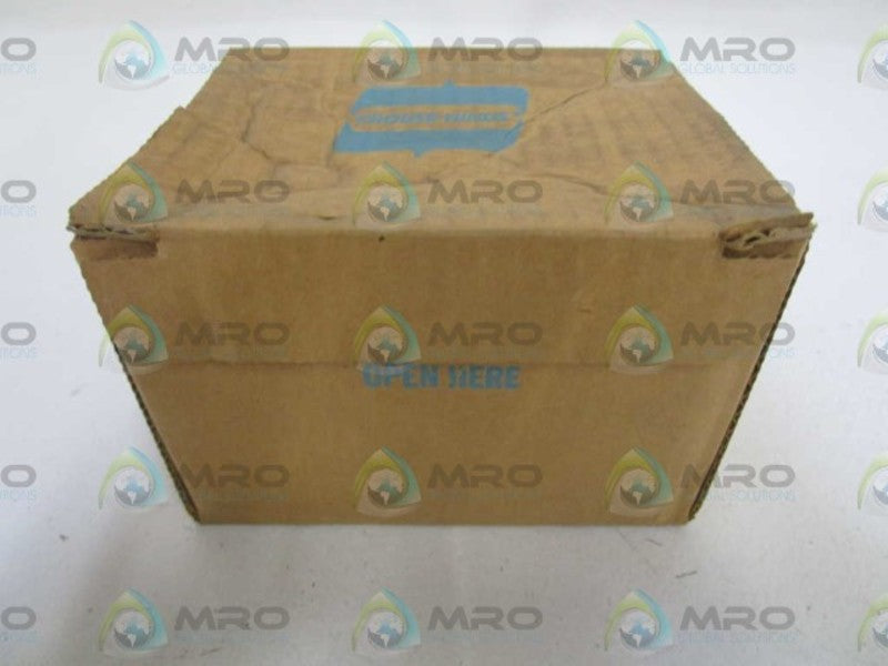LOT OF 5 CROUSE-HINDS 1" CONDUIT FITTING UNY305 *FACTORY SEALED*
