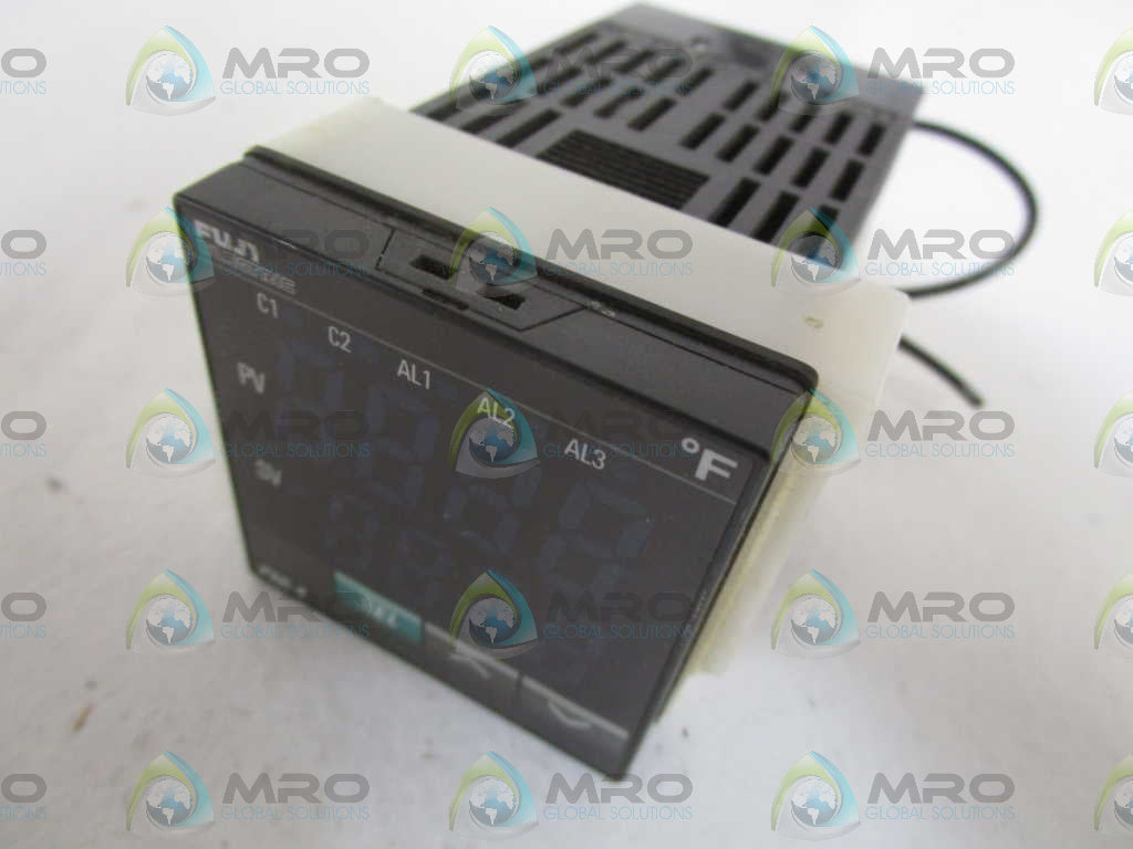 FUJIE ELECTRIC TEMPERATURE CONTROL PXR4RAY1-4V0A1 *USED*