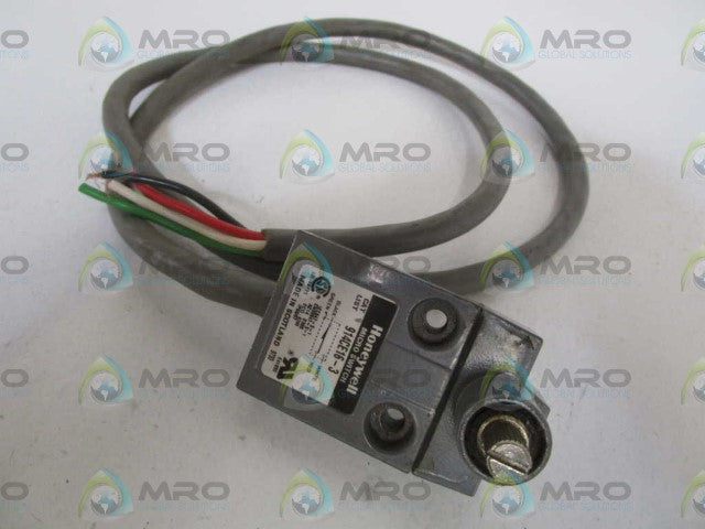 HONEYWELL 914CE16-3 LIMIT SWITCH *USED*